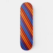 Rot Orange Blau Vertikale Streifen Design   Skateboard (Vorderseite)