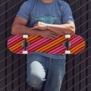Rot Orange Pink Vertikale Streifen Design   Skateboard
