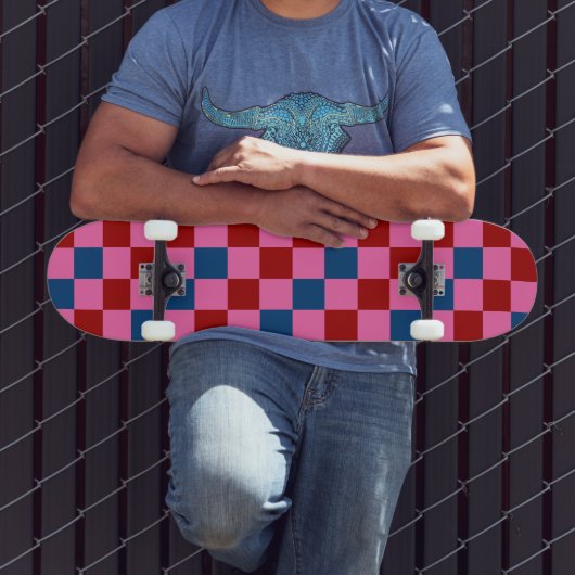 Rot Pink Blau Kariertes Musterdesign Skateboard (Außenbereich 3)
