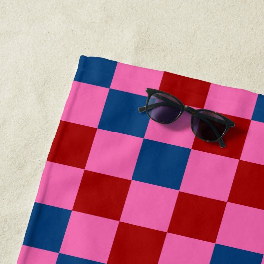 Rot Pink Blau Kariertes Musterdesign  Strandtuch (Beispiel)
