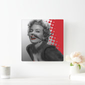 Rot punktiert Marilyn Quadratische Wanduhr (Zuhause)