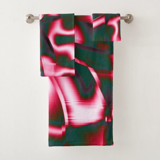 Rot-Rosa-Farbtöne auf abstrakten Tapes in dunklem Badhandtuch Set (Insitu)