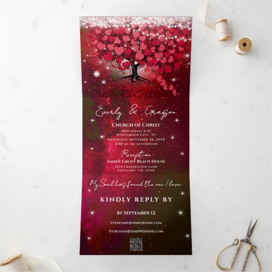 Rot-Rosa-Heart-Leaf-Tree auf Schwarzer Hochzeit Dreifach Gefaltete Einladung (Innenseite)