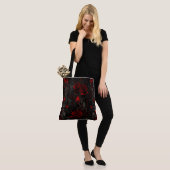 Rot & Schwarz Rosen Design Tasche (Am Model)