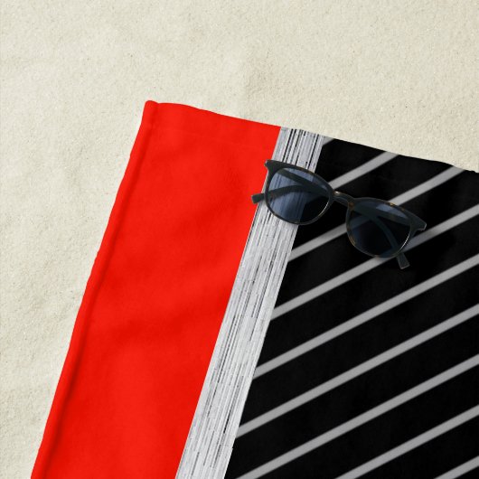 Rot, Schwarz, Silber und Weiß Strandtuch (Beispiel)
