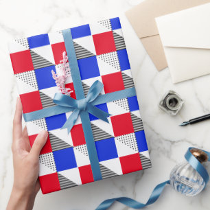 Rot-schwarz-weiß-blaues geometrisches Muster Ästhe Geschenkpapier