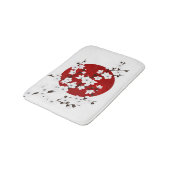 Rot-Schwarz-Weiß-Kirschblütenblüte mit Sonnenaufga Badematte (Schrägansicht)