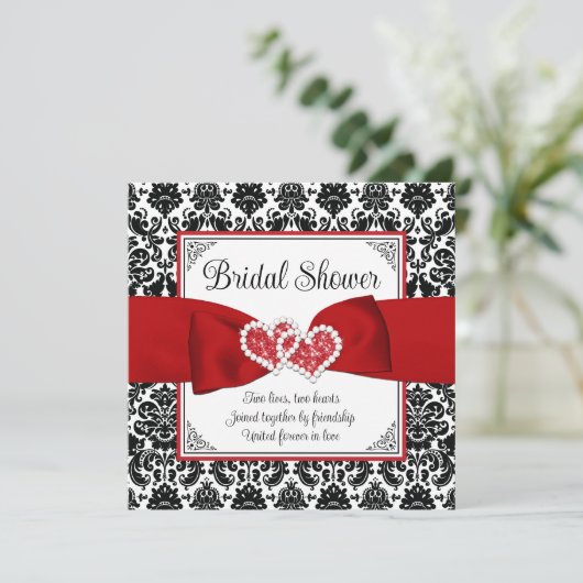 Rot, Schwarz, Weiße Damast Liebe Herz Brautparty Einladung (Stehend Vorderseite)