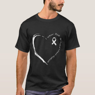 Rot tragen, um Herzkrankheiten zu bekämpfen T-Shirt