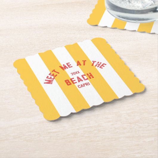 Rot trifft mich am Strand gelben Cabana Streifen Untersetzer (angewinkelt)