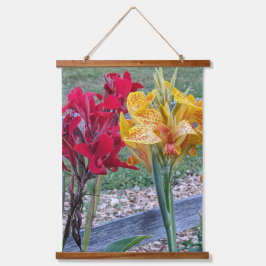 Rot und Gelb Canna Lilies Floral Wandteppich Mit Holzrahmen