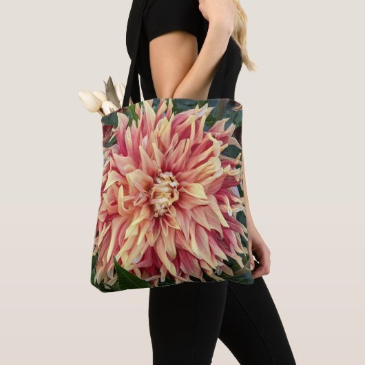 Rot und Gelb variierte Dahlia Bloom Bloral Tasche (Von Nahem)