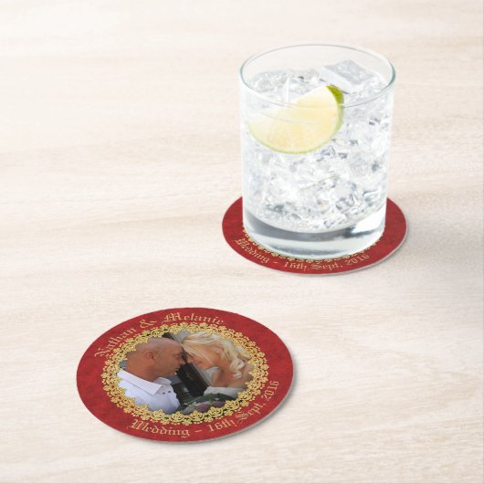 Rot und Gold verziert Runder Pappuntersetzer (Vor Ort)