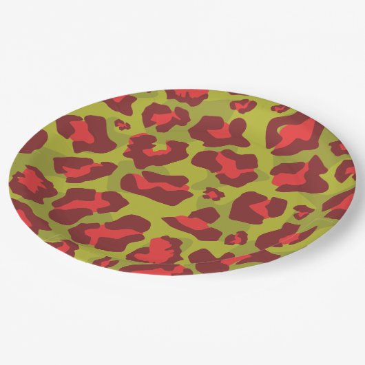Rot und Oliven-grüne Leoparden Pappteller (Schrägansicht)