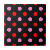 Rot und Pink auf Schwarz Punkte Design  Fliese (Vorderseite)