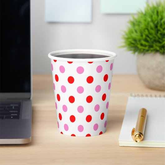 Rot und Pink auf Weiß mit Punkten Design Pappbecher (InSitu)