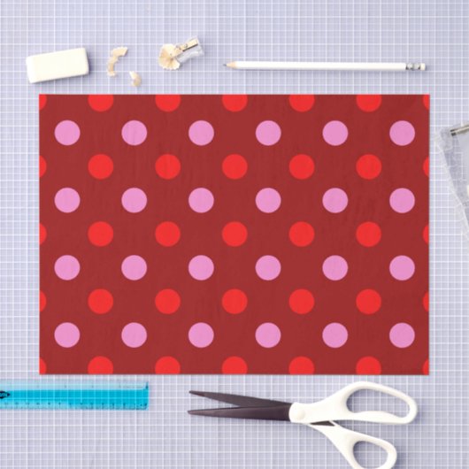 Rot und Rosa auf Maroon-Punkte-Design Seidenpapier (Handwerk)