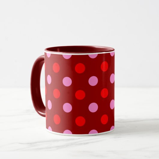 Rot und Rosa auf Maroon-Punkte-Design Tasse (Vorderseite Links)