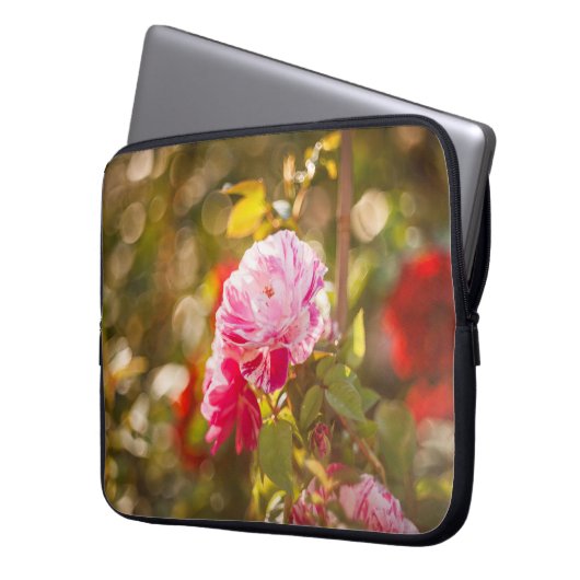 Rot und Rosa Laptopschutzhülle (Vorderseite Links)