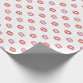 Rot und Rosa Lipstick Kisses Geschenkpapier (Ecke)