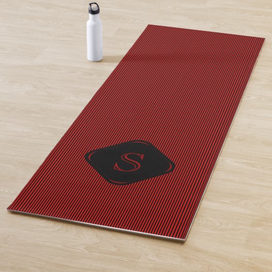 Rot und schwarz, feine Streifen, monogramm Yogamatte (Beispiel)