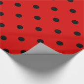 Rot und Schwarz Polka Dots Ladybug Muster Geschenkpapier (Ecke)