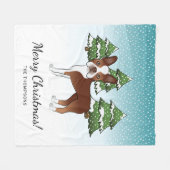 Rot und Weiß Boston Terrier in einem Winterwald Fleecedecke (Vorderseite (Horizontal))