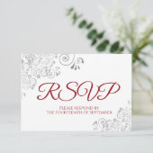 Rot und Weiß Elegante Silver Lace Wedding RSVP Karte (Stehend Vorderseite)
