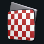 Rot und Weiß Laptopschutzhülle<br><div class="desc">Cooles klassisches rot-weißes kariertes Muster besteht aus Reihen abwechselnd weißer und roter Quadrate. Fühlen Sie sich frei, um das Produkt zu Ihrem eigenen machen. Digitales 9000 x 6000 Pixel Bild. Copyright ©2013 Claire E. Skinner, Alle Rechte vorbehalten. Um dieses Design auf anderen Artikeln zu sehen, klicken Sie auf den Link...</div>