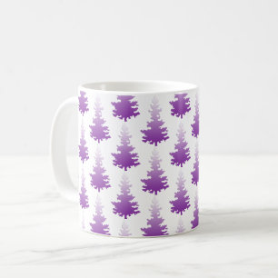 Rot-violette immergrüne Weihnachtsbäume Kaffeetasse