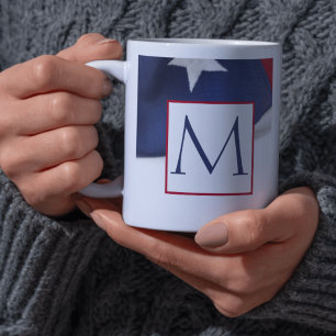 Rot Weiß Blau Amerikanische Flagge Monogramm Kaffeetasse