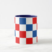 Rot Weiß Blau kariertes Musterdesign  Tasse (Zentrum)