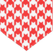 Rot-Weiß-Houndstooth-Karo Tischdecke (Schrägansicht)