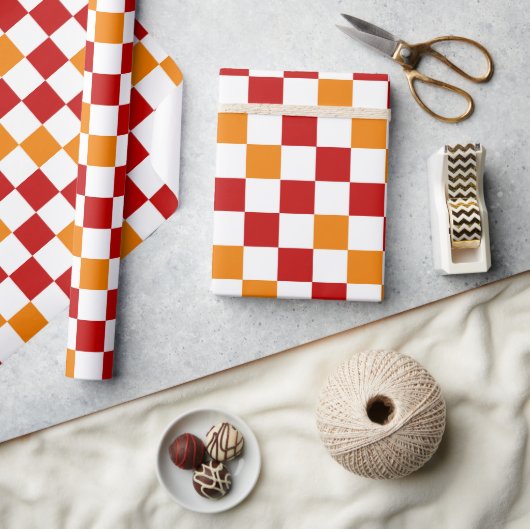 Rot-Weiß-Orange kariertes Musterdesign Geschenkpapier (Kunsthandwerk)