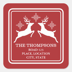 Rot-Weiß-Rentiere mit Schneeflocken und Text Quadratischer Aufkleber