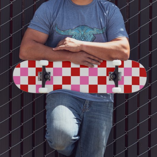 Rot-Weiß-Rosa Karomuster-Design Skateboard (Außenbereich 3)