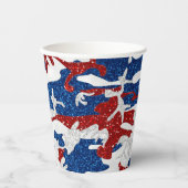 Rot, Weiß und Blau Camouflage 4. Juli Glitzer Pappbecher (Vorderseite)