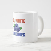 Rot, Weiß und Blaubeeren Jumbo-Tasse (Vorderseite Rechts)