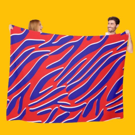 Rot, Weiß und Fett | Tiger Stripe Fleece Blanket