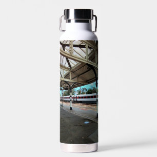 Rot-Weiß-Zug am Bahnhof Durham Trinkflasche