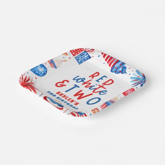 Rot, Weiß & Zwei 4. Juli 2010 Party Pappteller (Gewinkelt)