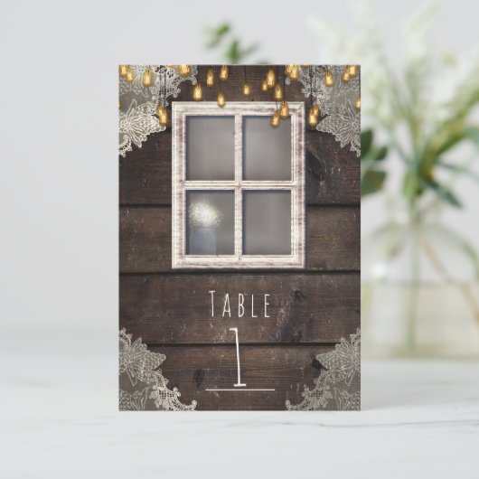 Rotbarnfenster und Lichter Rustikale Tischnummer (Stehend Vorderseite)