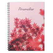 Rote Ahorn-Blätter auf Rosa Personalisiert Notizblock (Vorderseite)