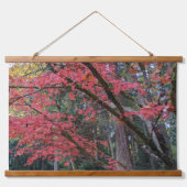 Rote Ahornblätter an Baum Botanisch Wandteppich Mit Holzrahmen (Vorne)
