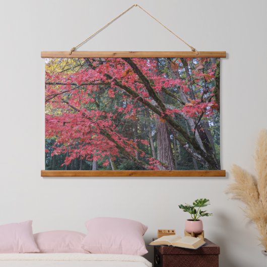 Rote Ahornblätter an Baum Botanisch Wandteppich Mit Holzrahmen (Schlafzimmer)