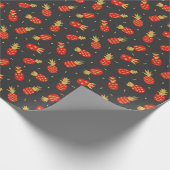 Rote Ananas, Glitter, schwarzer Hintergrund. Geschenkpapier (Ecke)
