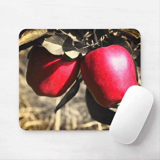 Rote Äpfel auf Bäumen Mousepad (Mit Mouse)