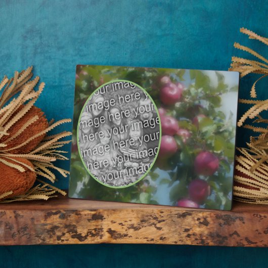 Rote Äpfel auf Baumgemälde hinzufügen Ihr eigenes Fotoplatte (Seite)