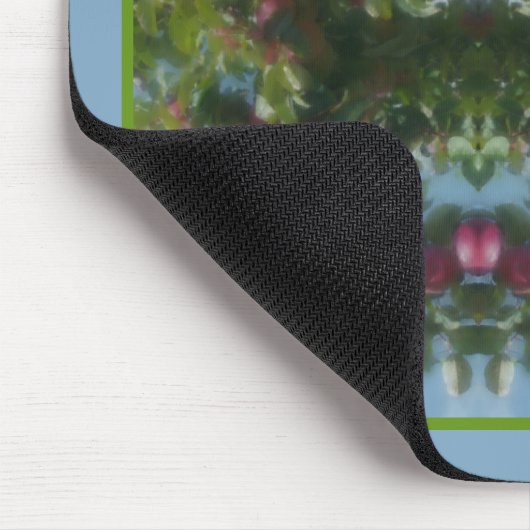 Rote Äpfel auf Baummalerei Personalisiert Mousepad (Ecke)