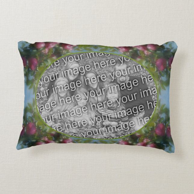 Rote Äpfel auf Baumrahmen hinzufügen Ihr Foto Dekokissen (Rückseite)